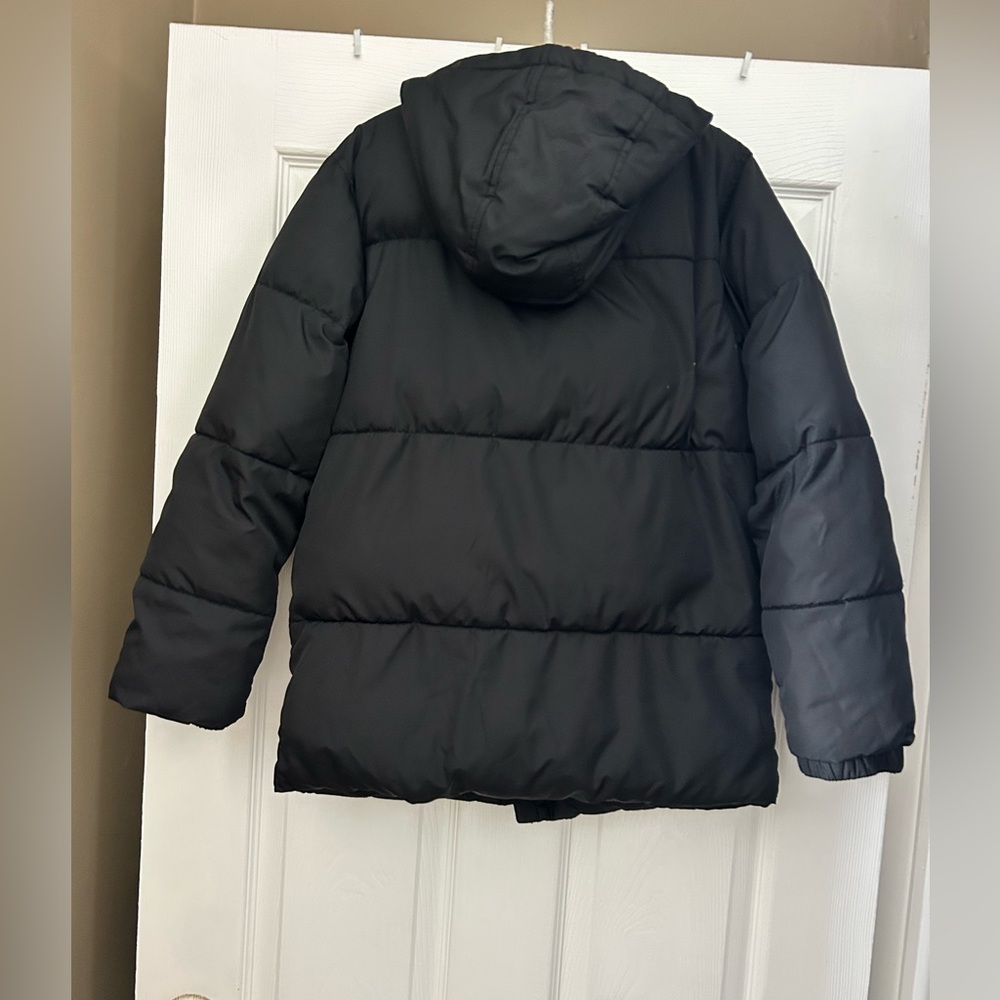 Old Navy Black Kids Hooded Puffer Jacket - Picture 4 of 4